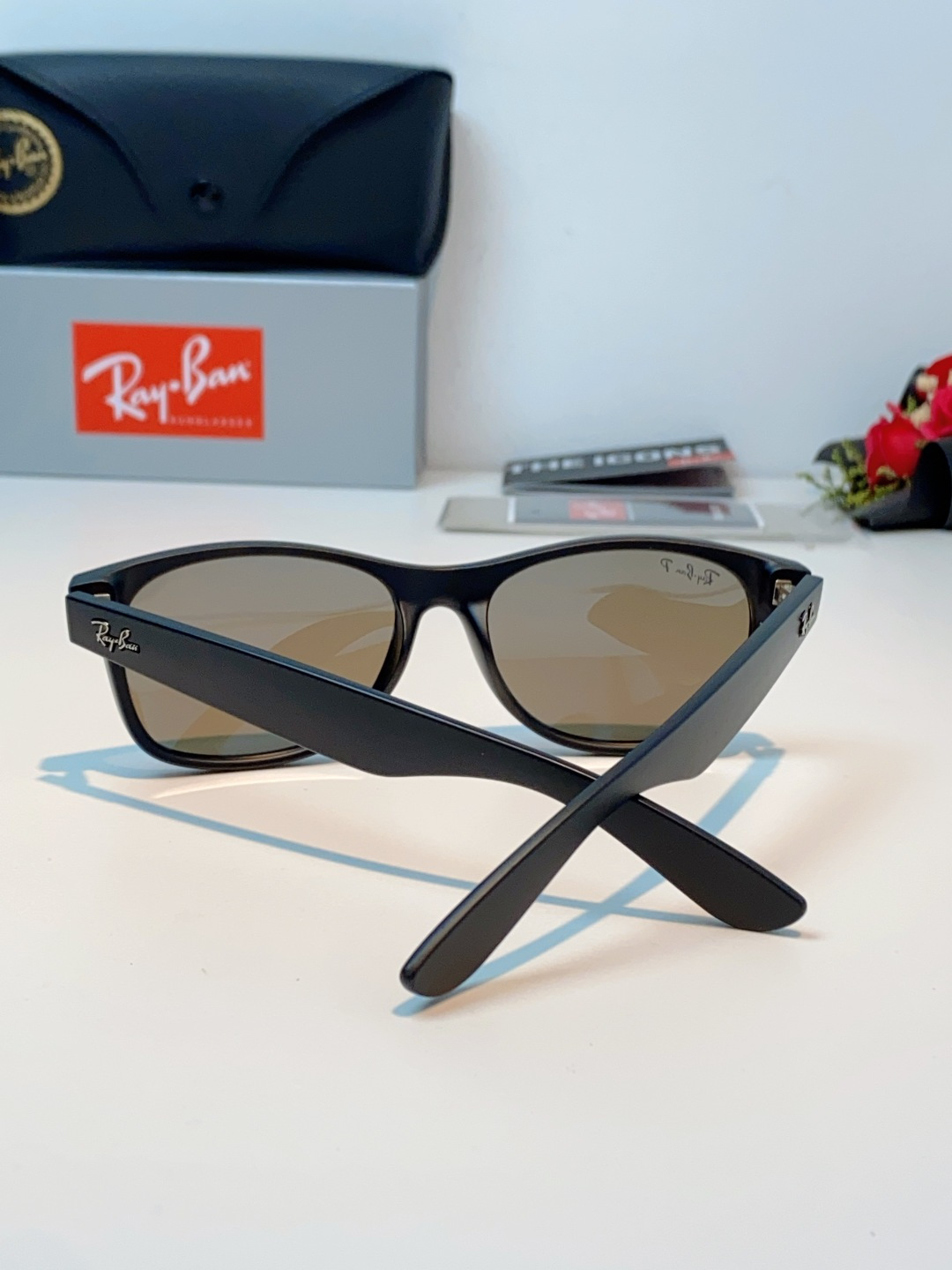 雷朋Ray‑Ban｜经典旅人系列墨镜，经典Wayfarer方框版型，万年不过时，不挑脸型不挑性别，男女同