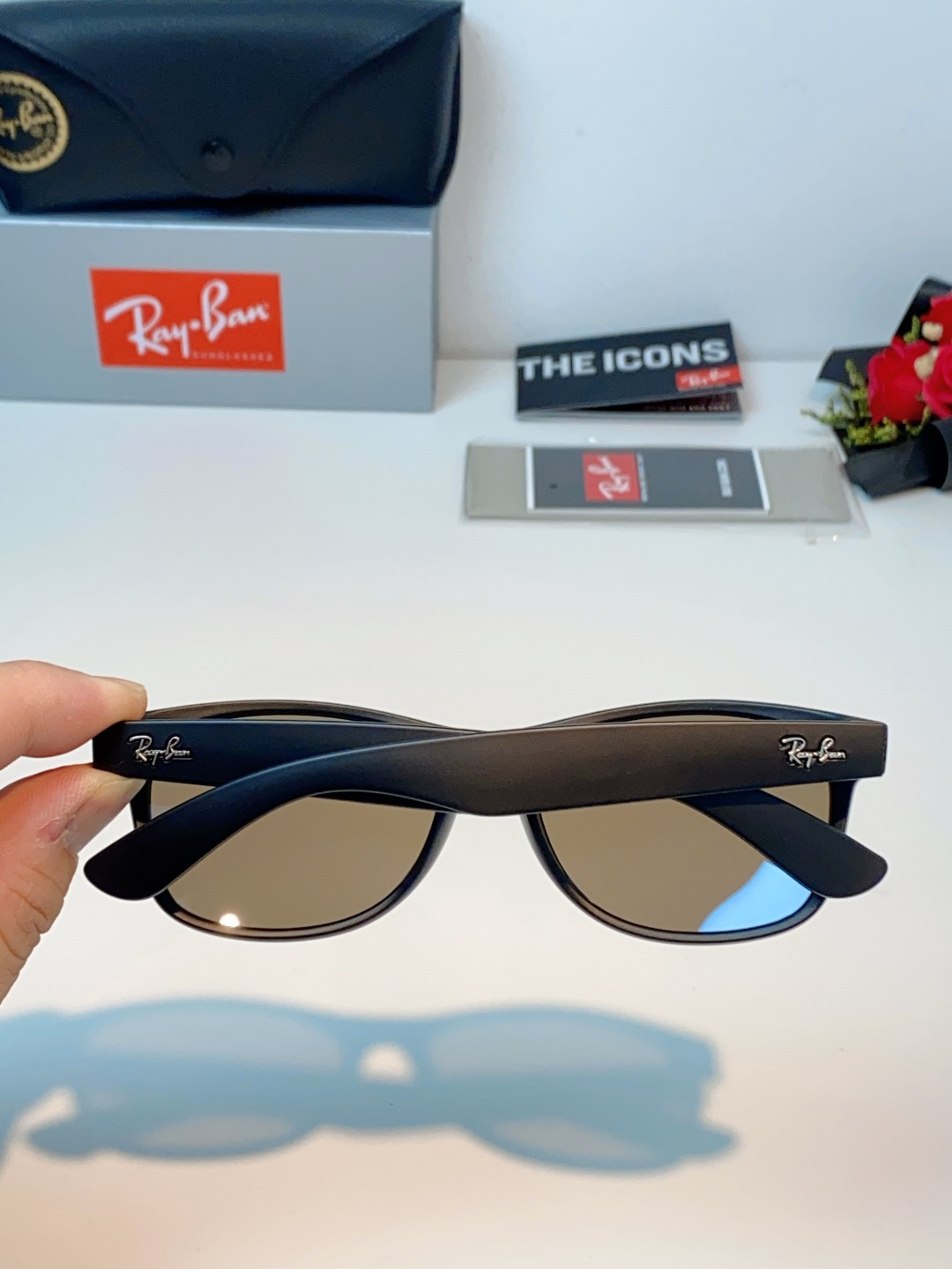 雷朋Ray‑Ban｜经典旅人系列墨镜，经典Wayfarer方框版型，万年不过时，不挑脸型不挑性别，男女同