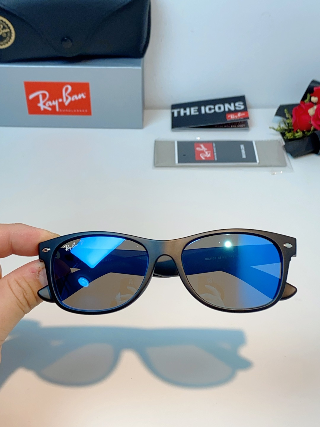 雷朋Ray‑Ban｜经典旅人系列墨镜，经典Wayfarer方框版型，万年不过时，不挑脸型不挑性别，男女同