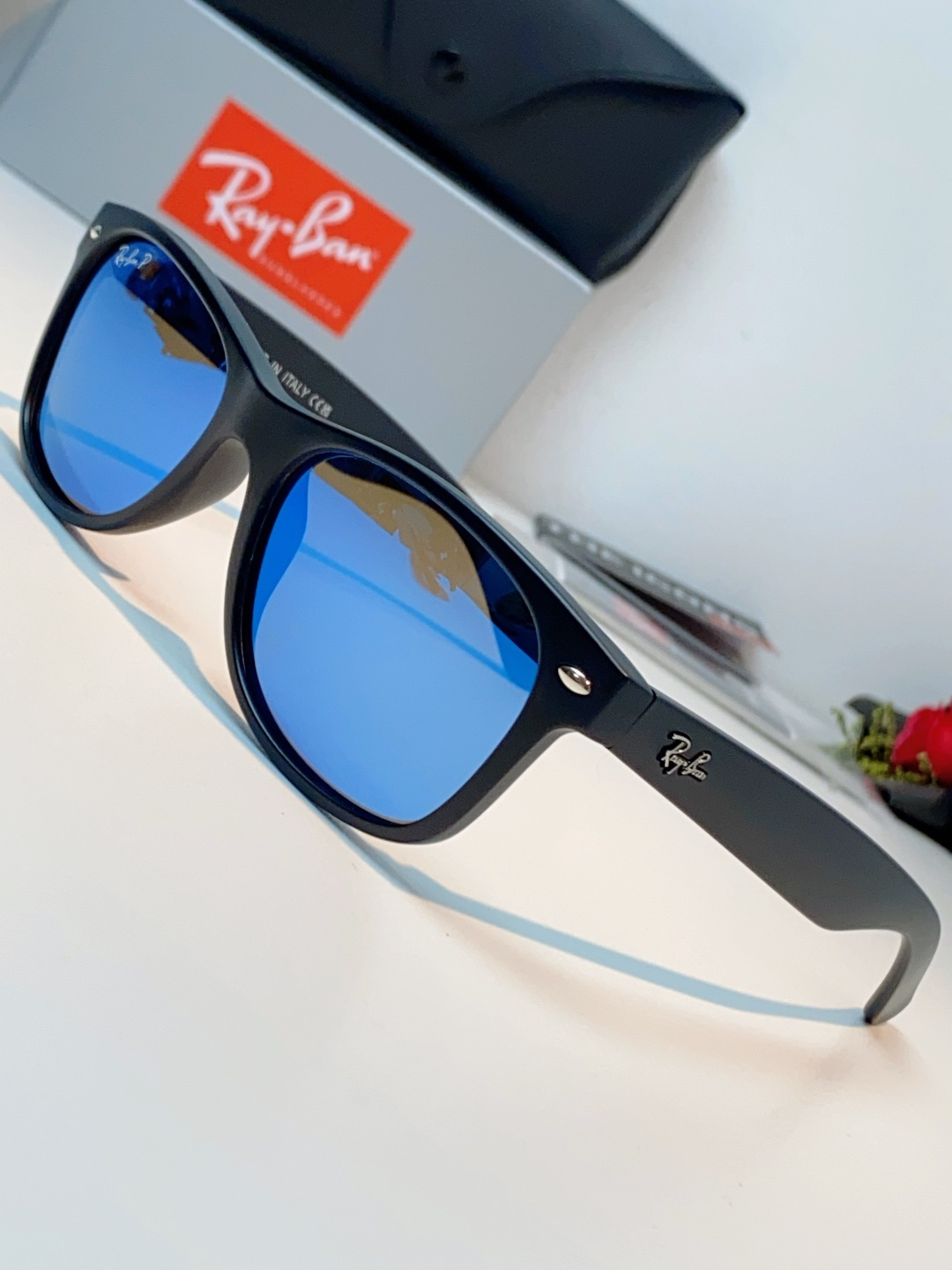 雷朋Ray‑Ban｜经典旅人系列墨镜，经典Wayfarer方框版型，万年不过时，不挑脸型不挑性别，男女同