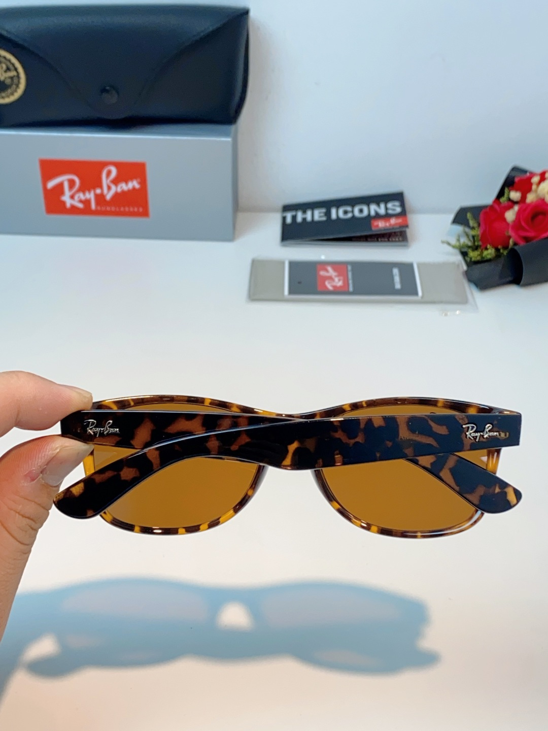 雷朋Ray‑Ban｜经典旅人系列墨镜，经典Wayfarer方框版型，万年不过时，不挑脸型不挑性别，男女同