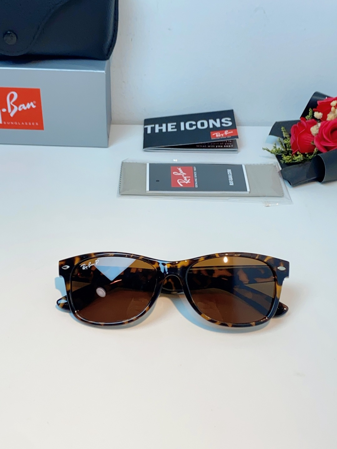 雷朋Ray‑Ban｜经典旅人系列墨镜，经典Wayfarer方框版型，万年不过时，不挑脸型不挑性别，男女同