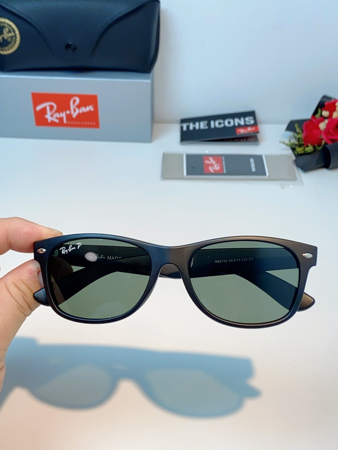 雷朋Ray‑Ban｜经典旅人系列墨镜，经典Wayfarer方框版型，万年不过时，不挑脸型不挑性别，男女同