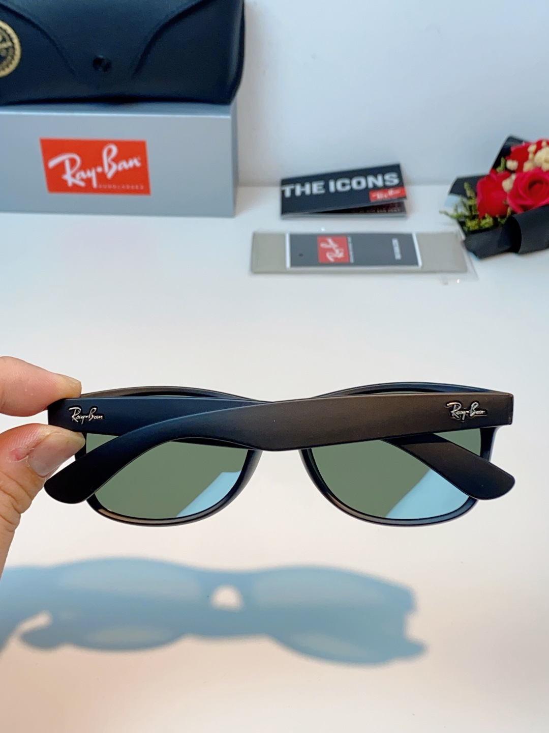 雷朋Ray‑Ban｜经典旅人系列墨镜，经典Wayfarer方框版型，万年不过时，不挑脸型不挑性别，男女同