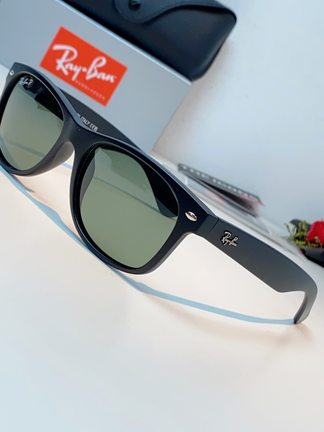 雷朋Ray‑Ban｜经典旅人系列墨镜，经典Wayfarer方框版型，万年不过时，不挑脸型不挑性别，男女同