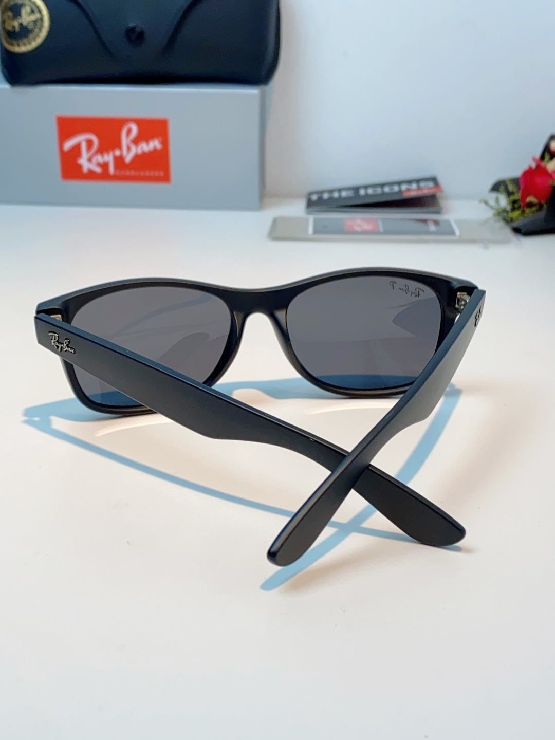 雷朋Ray‑Ban｜经典旅人系列墨镜，经典Wayfarer方框版型，万年不过时，不挑脸型不挑性别，男女同