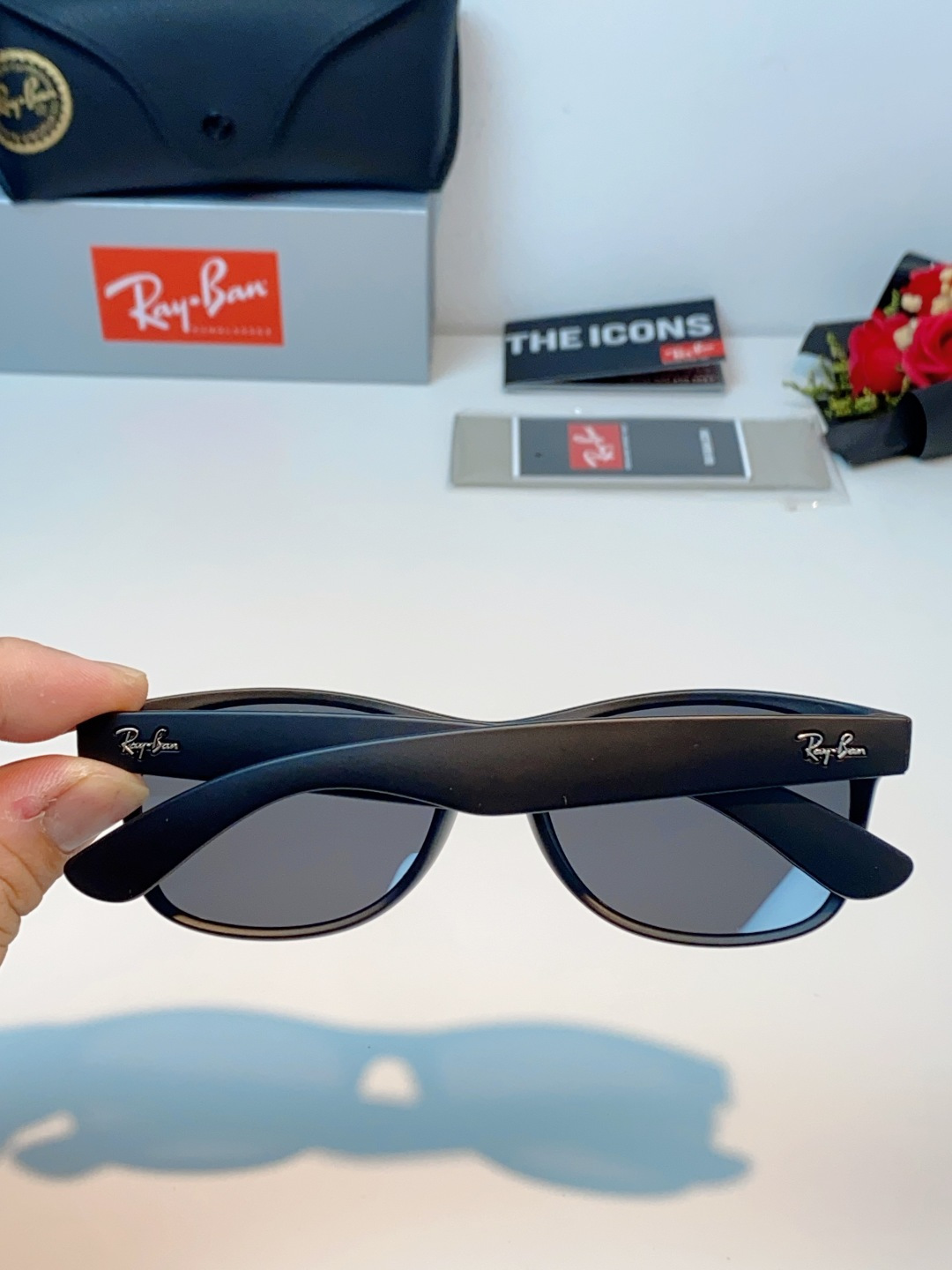 雷朋Ray‑Ban｜经典旅人系列墨镜，经典Wayfarer方框版型，万年不过时，不挑脸型不挑性别，男女同