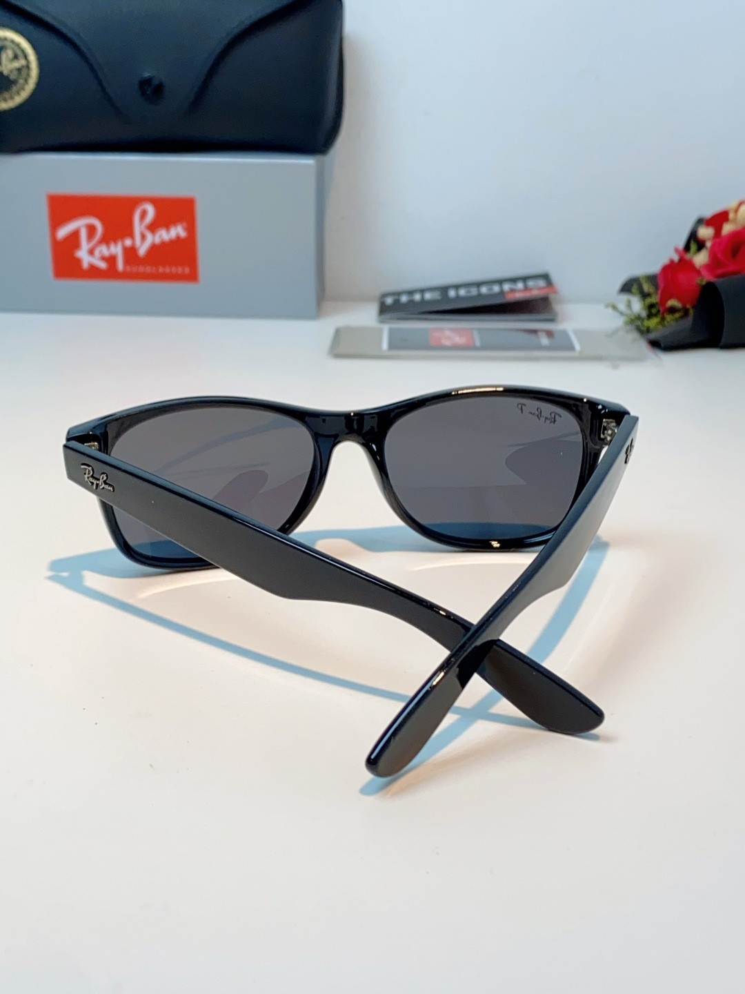 雷朋Ray‑Ban｜经典旅人系列墨镜，经典Wayfarer方框版型，万年不过时，不挑脸型不挑性别，男女同