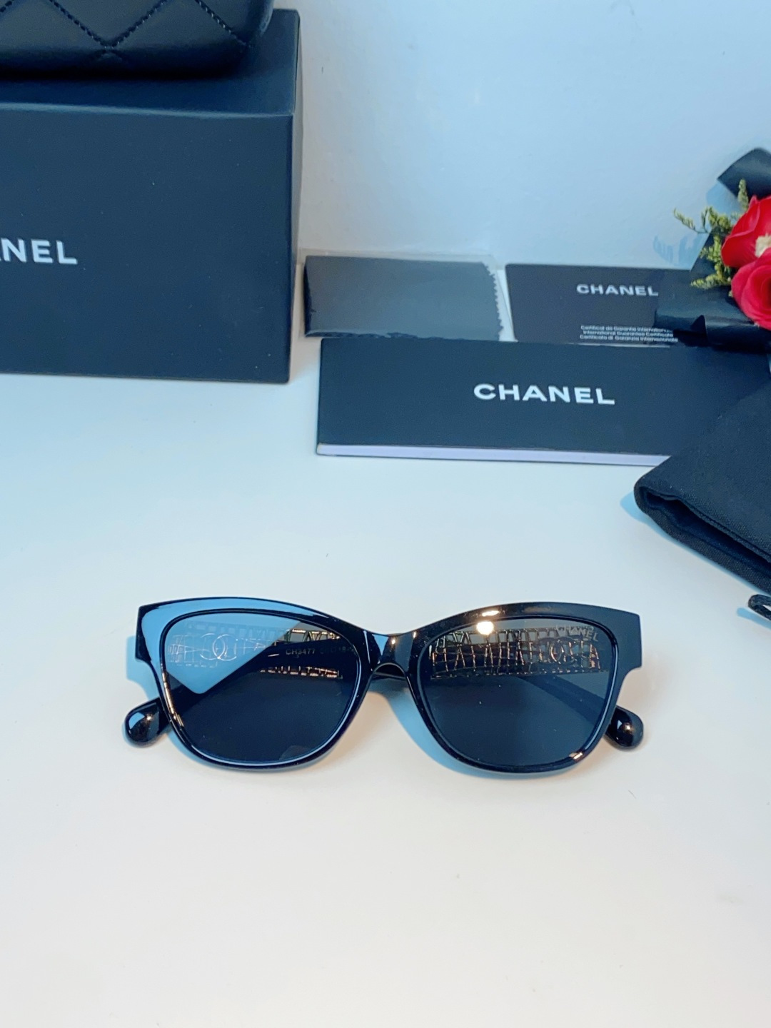 Chanel香奈儿 2026新款金饰墨镜，法式优雅永不落幕，菱格纹×双C，解锁贵气氛围感。通勤出街百搭不