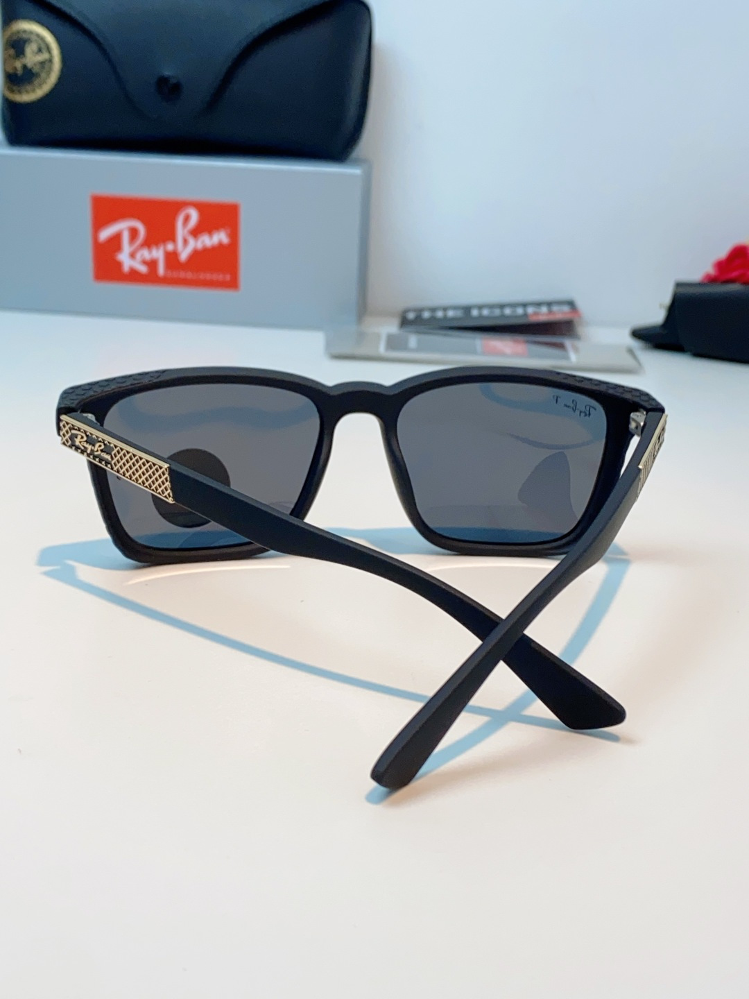 RayBan雷朋 2026经典方形偏光墨镜｜天生焦点，型格不设限，🕶️ 自带高阶气场的雷朋经典款，一戴上