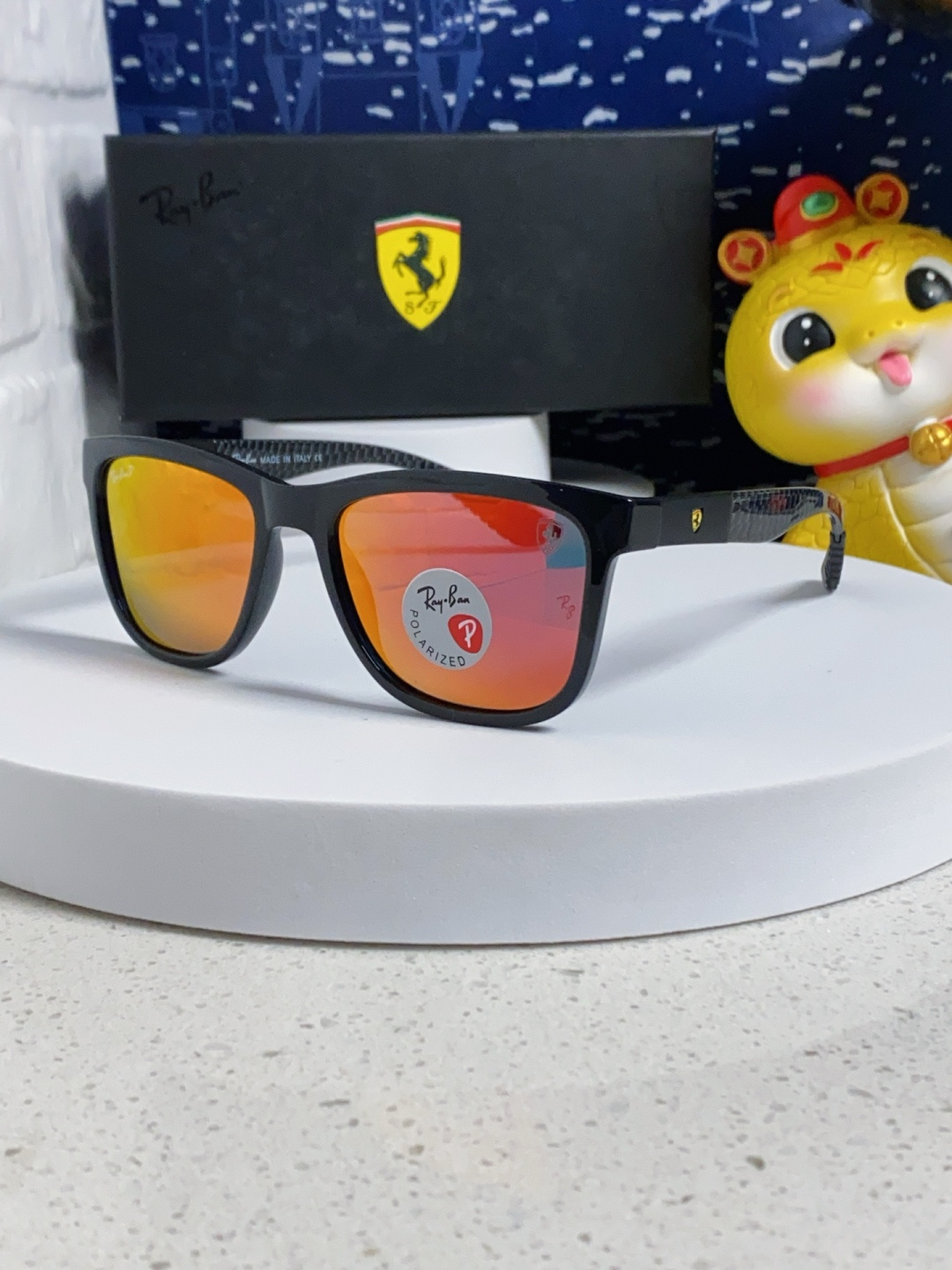 RayBan雷朋 法拉利联名 偏光彩膜太阳镜墨镜超轻简约开车镜驾驶镜板材全框镜时尚太阳镜 RB8342