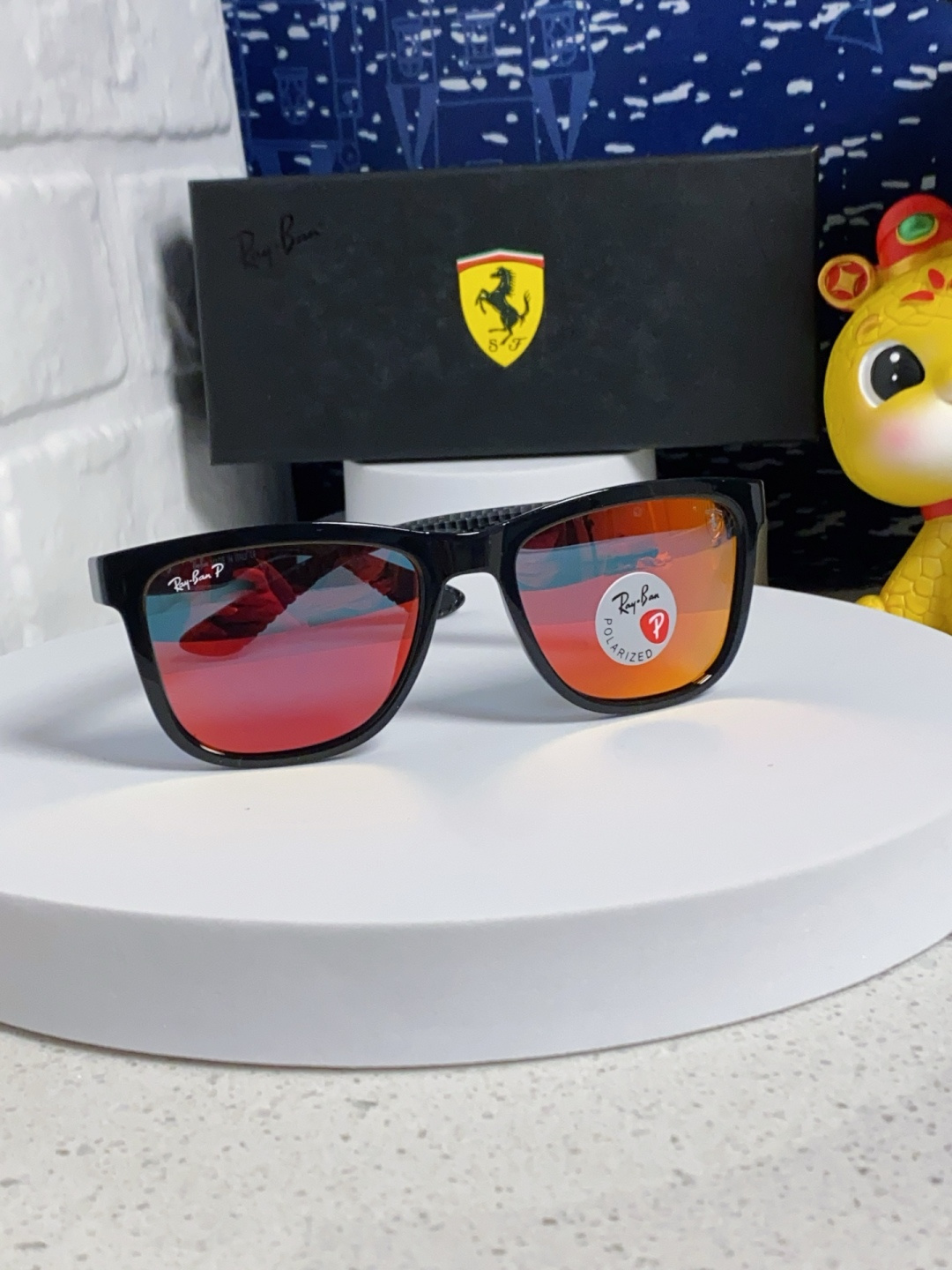 RayBan雷朋 法拉利联名 偏光彩膜太阳镜墨镜超轻简约开车镜驾驶镜板材全框镜时尚太阳镜 RB8342