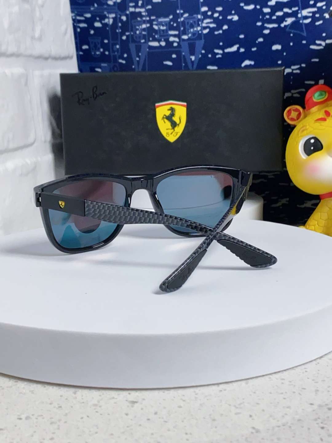 RayBan雷朋 法拉利联名 偏光彩膜太阳镜墨镜超轻简约开车镜驾驶镜板材全框镜时尚太阳镜 RB8342