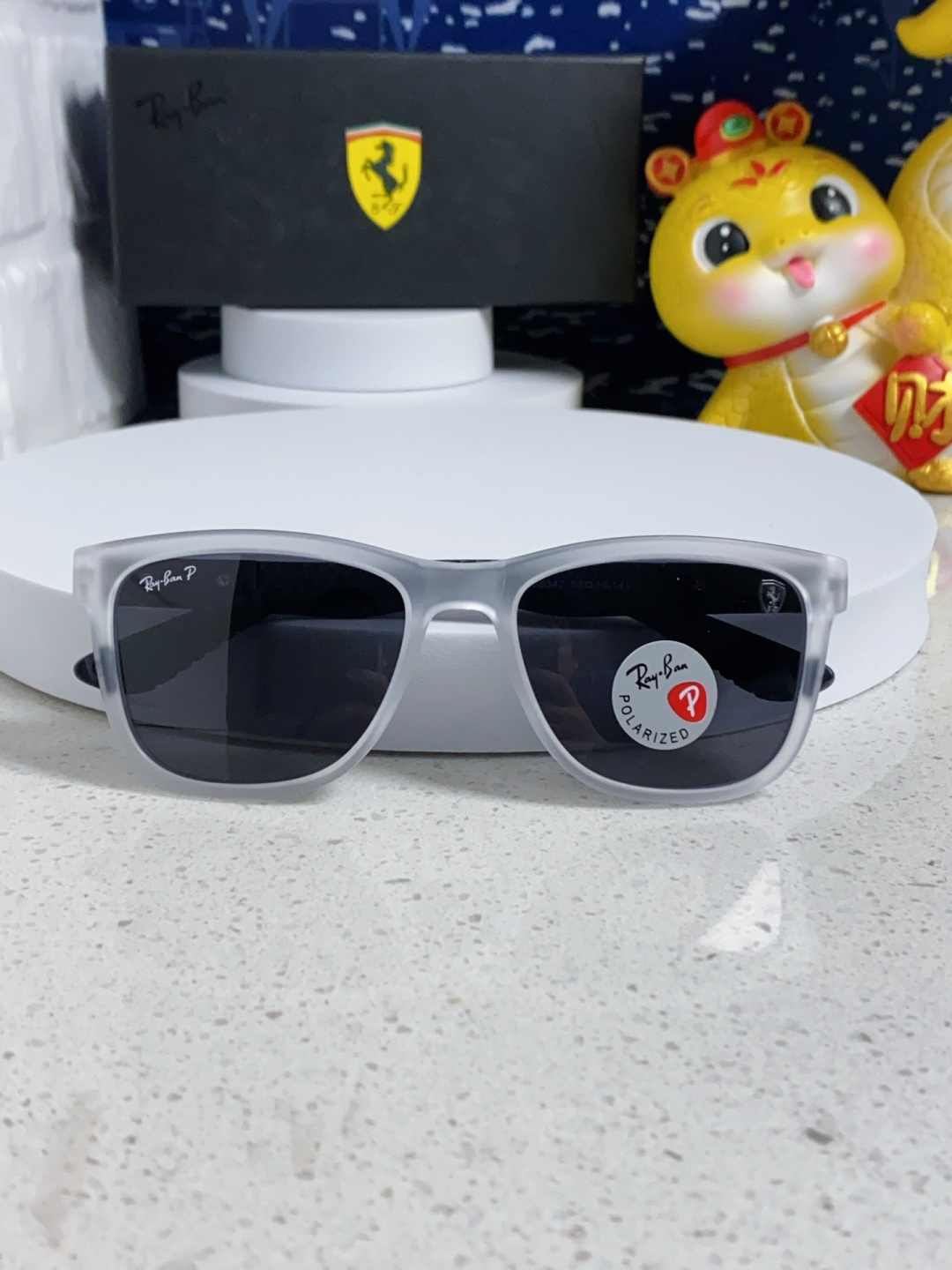 RayBan雷朋 法拉利联名 偏光彩膜太阳镜墨镜超轻简约开车镜驾驶镜板材全框镜时尚太阳镜 RB8342