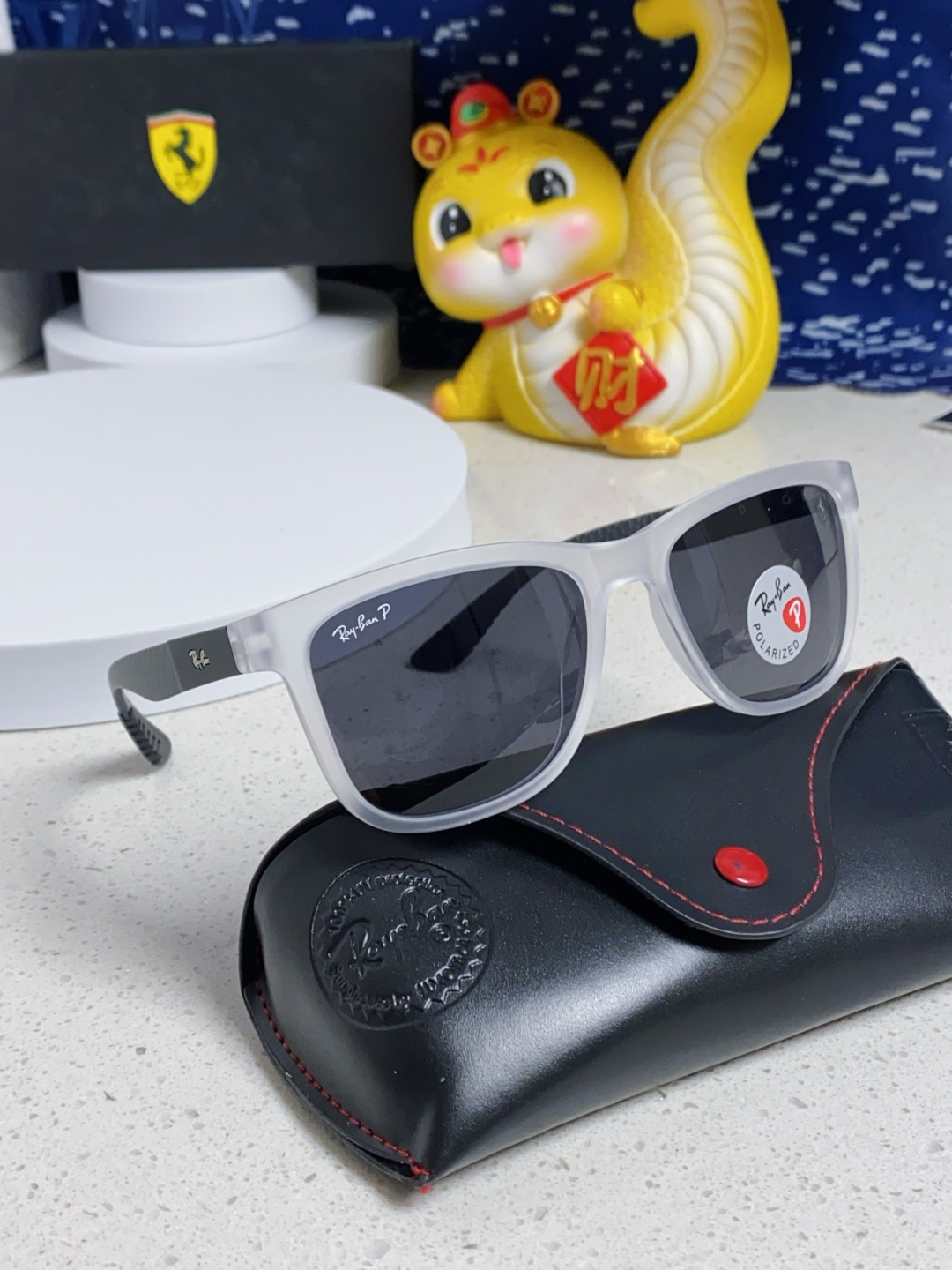 RayBan雷朋 法拉利联名 偏光彩膜太阳镜墨镜超轻简约开车镜驾驶镜板材全框镜时尚太阳镜 RB8342
