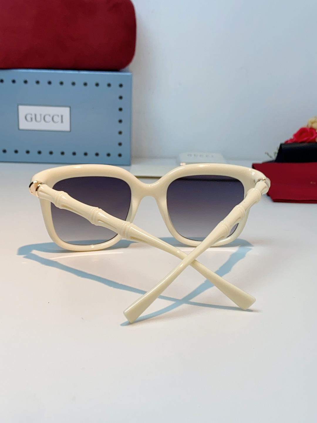 GUCCI古奇 2026新款竹节系列太阳镜，将品牌标志性的竹节元素与现代复古美学完美融合，是自带优雅气质