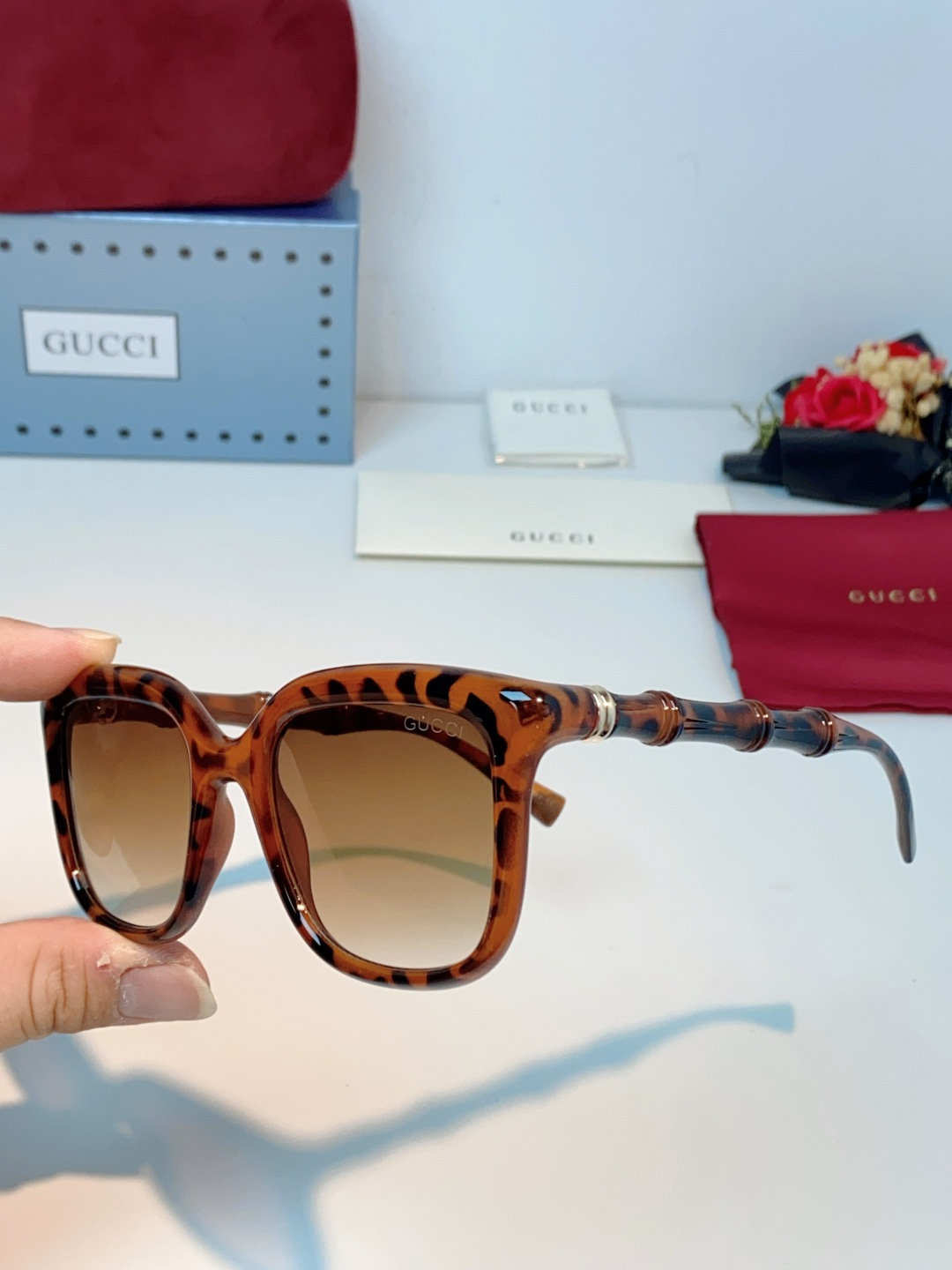 GUCCI古奇 2026新款竹节系列太阳镜，将品牌标志性的竹节元素与现代复古美学完美融合，是自带优雅气质