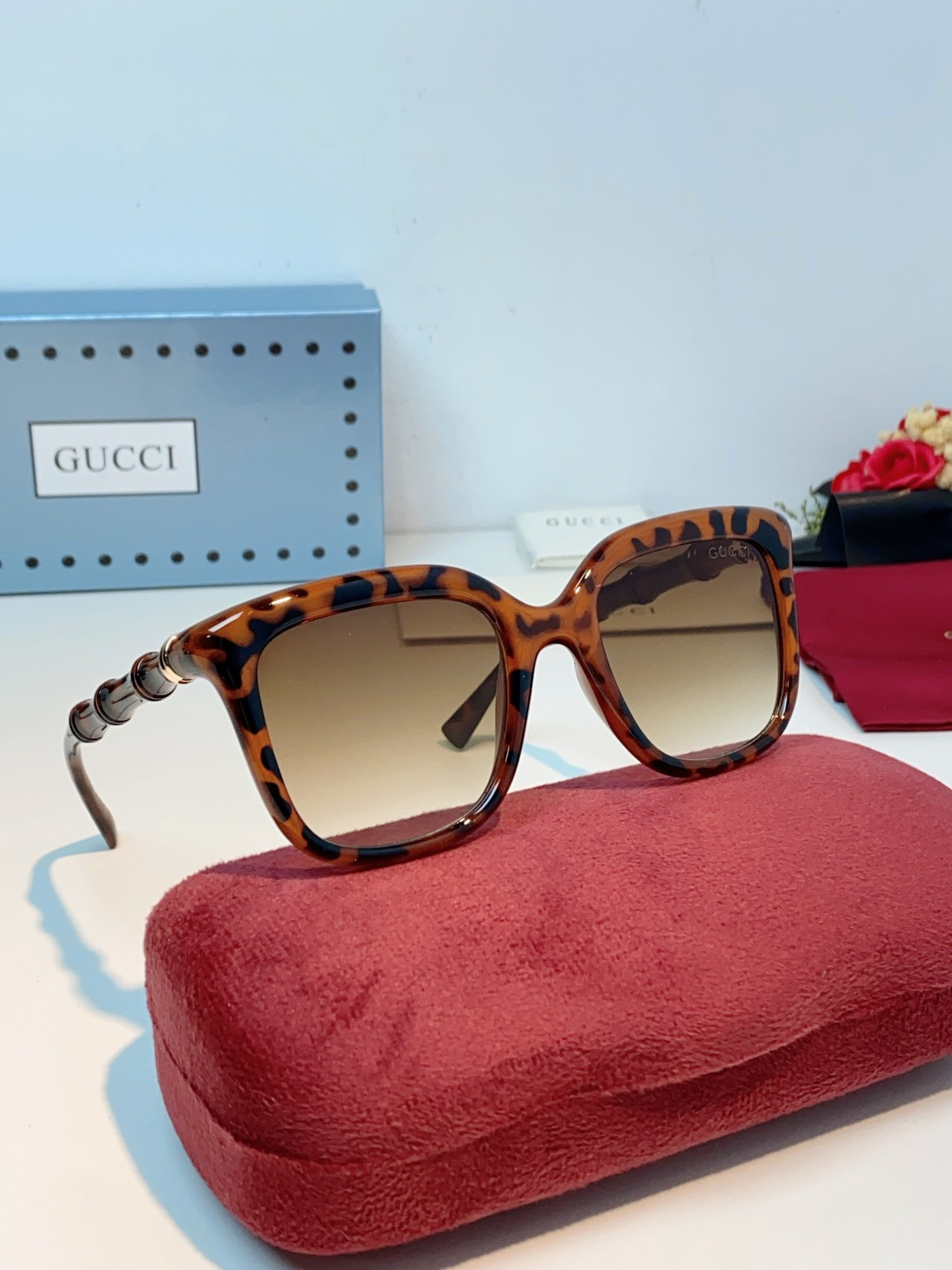 GUCCI古奇 2026新款竹节系列太阳镜，将品牌标志性的竹节元素与现代复古美学完美融合，是自带优雅气质