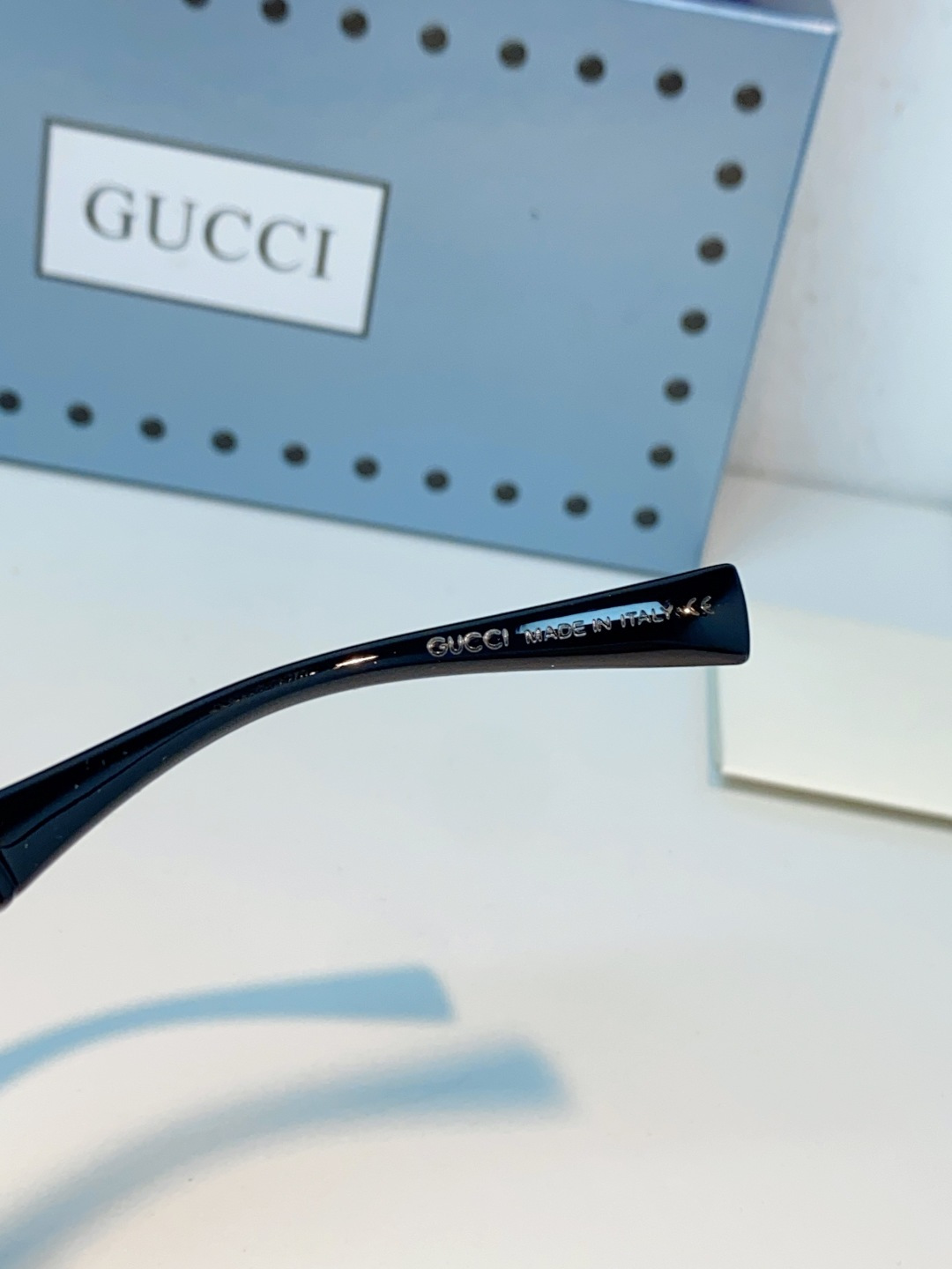 GUCCI古奇 2026新款竹节系列太阳镜，将品牌标志性的竹节元素与现代复古美学完美融合，是自带优雅气质