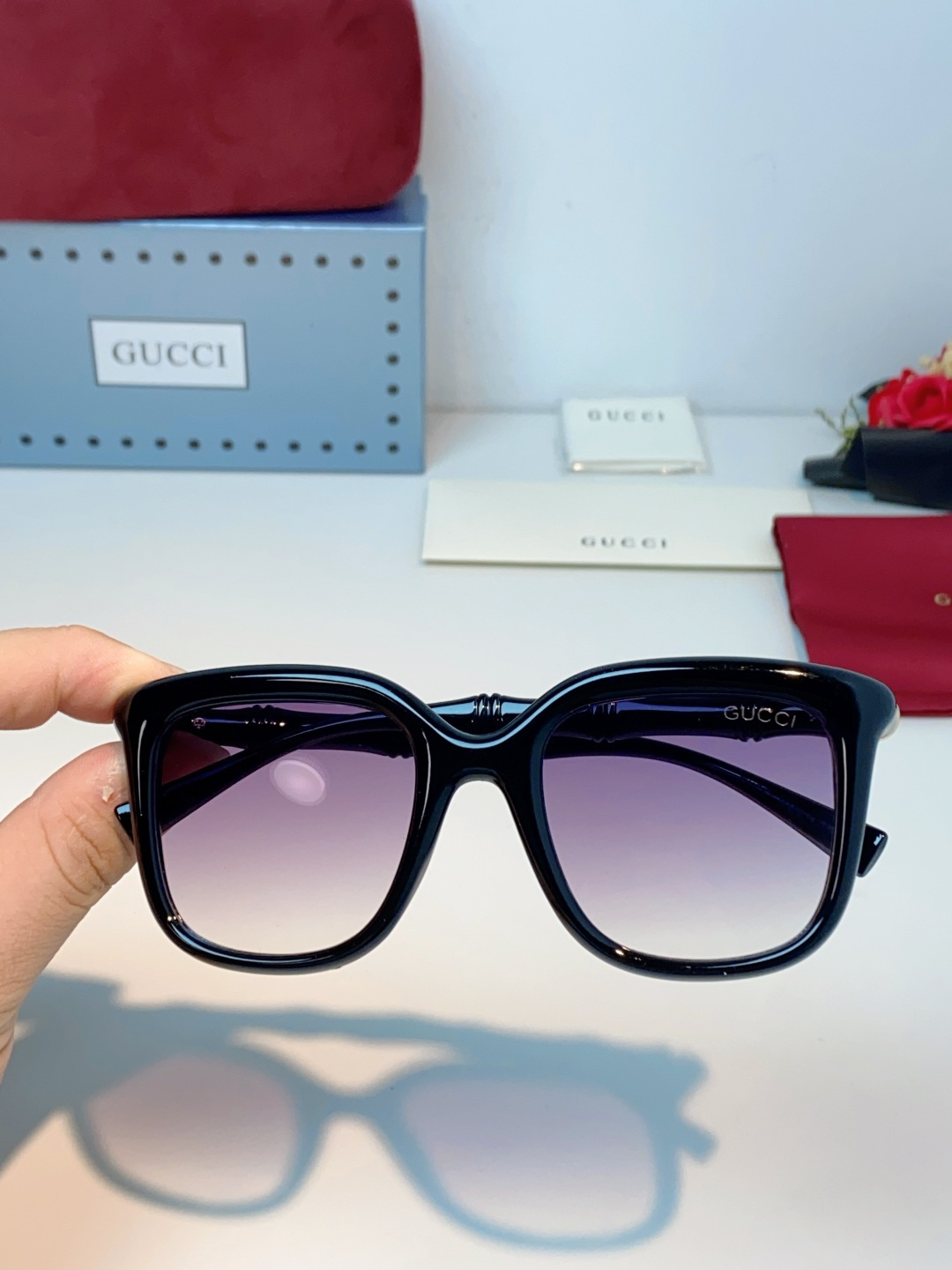 GUCCI古奇 2026新款竹节系列太阳镜，将品牌标志性的竹节元素与现代复古美学完美融合，是自带优雅气质