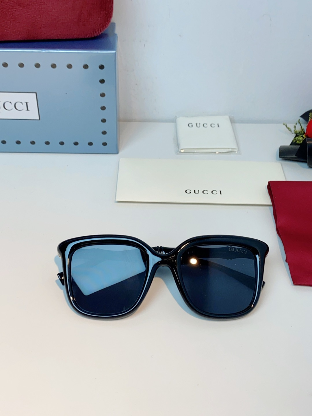 GUCCI古奇 2026新款竹节系列太阳镜，将品牌标志性的竹节元素与现代复古美学完美融合，是自带优雅气质
