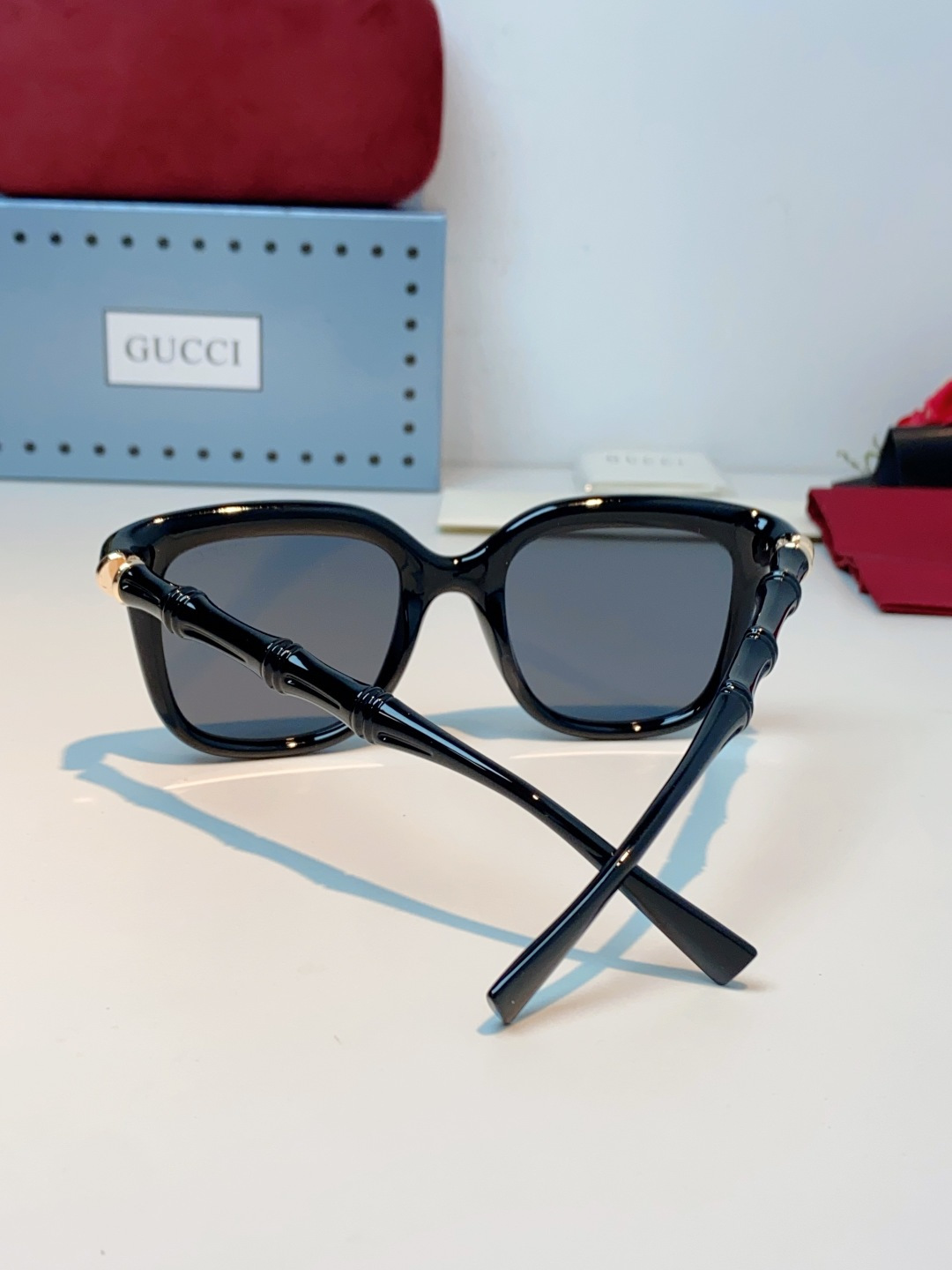 GUCCI古奇 2026新款竹节系列太阳镜，将品牌标志性的竹节元素与现代复古美学完美融合，是自带优雅气质