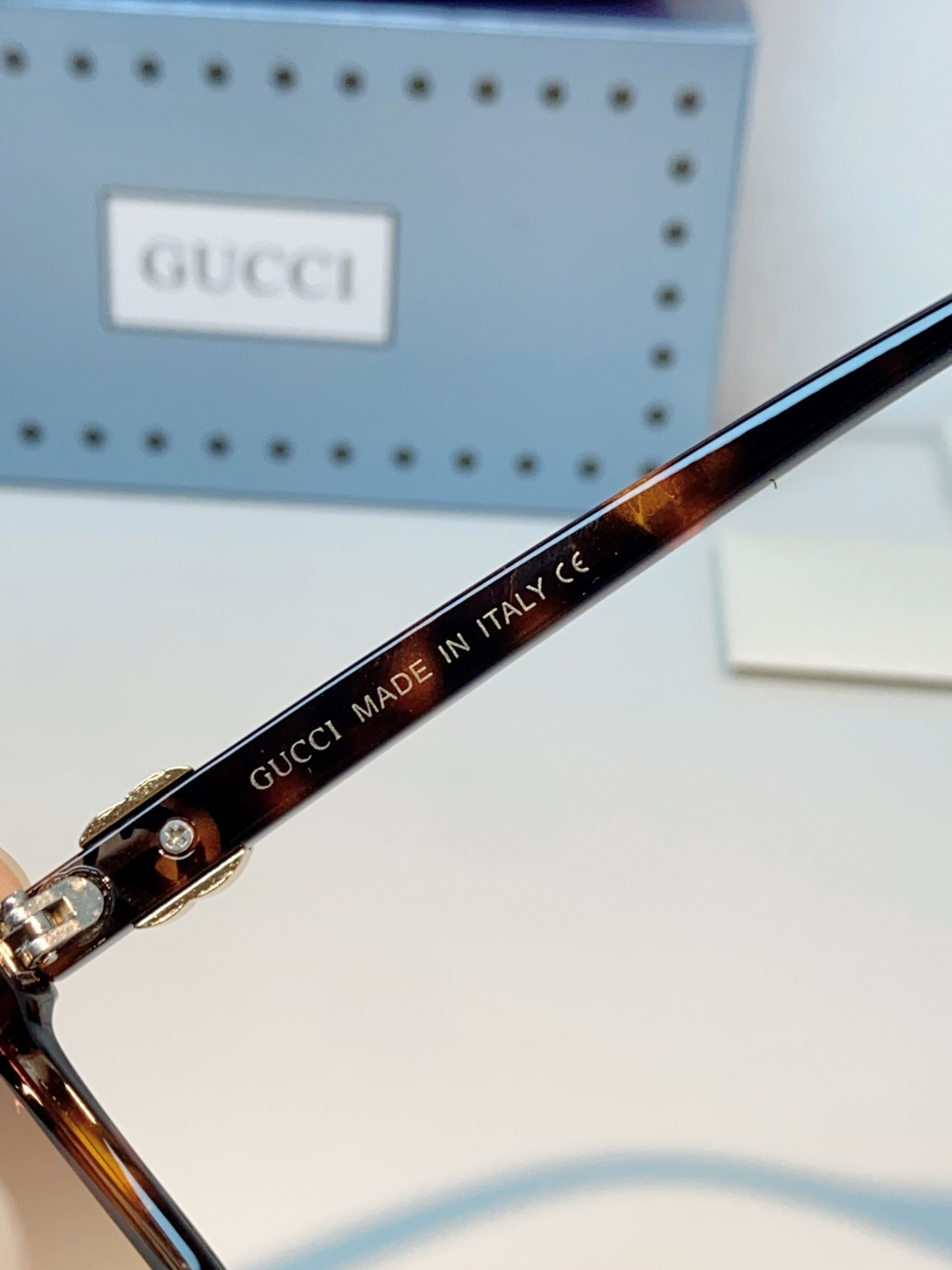 Gucci古奇 2026新款方形太阳镜，品牌标志性的复古与现代美学的完美融合。利落的大框方形廓形，自带“