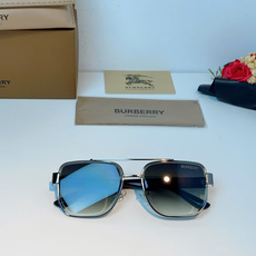 Burberry巴宝莉 2026新款双梁男士方框墨镜,纯正英伦格调,经典格纹再度回归,亮泽金边勾勒利落方 Burberry巴宝莉 2026新款双梁男士方框墨镜,纯正英伦格调,经典格纹再度回归,亮泽金边勾勒利落方