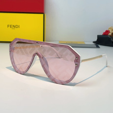Fendi芬迪 无框飞行员式太阳镜 | 摩登老花的先锋表达,这副墨镜以先锋的一体式无框设计为核心,利落的 Fendi芬迪 无框飞行员式太阳镜 | 摩登老花的先锋表达,这副墨镜以先锋的一体式无框设计为核心,利落的