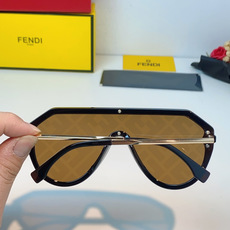 Fendi芬迪 无框飞行员式太阳镜 | 摩登老花的先锋表达,这副墨镜以先锋的一体式无框设计为核心,利落的 Fendi芬迪 无框飞行员式太阳镜 | 摩登老花的先锋表达,这副墨镜以先锋的一体式无框设计为核心,利落的