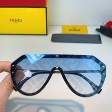 Fendi芬迪 无框飞行员式太阳镜 | 摩登老花的先锋表达,这副墨镜以先锋的一体式无框设计为核心,利落的 Fendi芬迪 无框飞行员式太阳镜 | 摩登老花的先锋表达,这副墨镜以先锋的一体式无框设计为核心,利落的