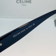 Celine赛林 凯旋门系列猫眼太阳镜 | 不费力的法式复古腔调这副墨镜以经典的猫眼轮廓为基底,高光镜框 Celine赛林 凯旋门系列猫眼太阳镜 | 不费力的法式复古腔调这副墨镜以经典的猫眼轮廓为基底,高光镜框
