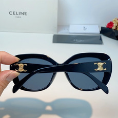 Celine赛林 凯旋门系列猫眼太阳镜 | 不费力的法式复古腔调这副墨镜以经典的猫眼轮廓为基底,高光镜框 Celine赛林 凯旋门系列猫眼太阳镜 | 不费力的法式复古腔调这副墨镜以经典的猫眼轮廓为基底,高光镜框