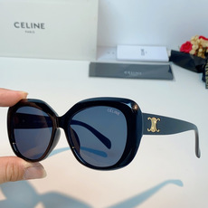 Celine赛林 凯旋门系列猫眼太阳镜 | 不费力的法式复古腔调这副墨镜以经典的猫眼轮廓为基底,高光镜框 Celine赛林 凯旋门系列猫眼太阳镜 | 不费力的法式复古腔调这副墨镜以经典的猫眼轮廓为基底,高光镜框