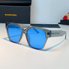 Balenciaga巴黎世家 2026新款先锋街头设计风格,这副经典方框墨镜兼顾日常百搭与潮流辨识度。亮 Balenciaga巴黎世家 2026新款先锋街头设计风格,这副经典方框墨镜兼顾日常百搭与潮流辨识度。亮