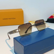 LOUIS VUITTON路易威登 承袭LV经典老花基因,这款无边方框太阳镜将街头潮奢风格拉满。利落切角 LOUIS VUITTON路易威登 承袭LV经典老花基因,这款无边方框太阳镜将街头潮奢风格拉满。利落切角