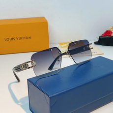 LOUIS VUITTON路易威登 承袭LV经典老花基因,这款无边方框太阳镜将街头潮奢风格拉满。利落切角 LOUIS VUITTON路易威登 承袭LV经典老花基因,这款无边方框太阳镜将街头潮奢风格拉满。利落切角
