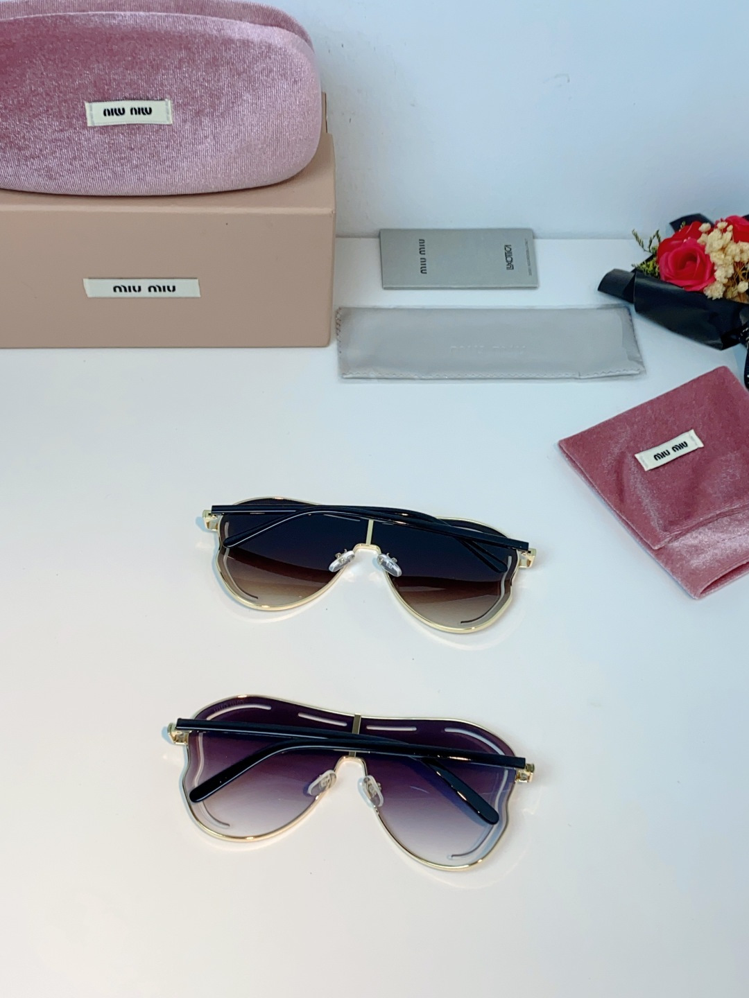 Miumiu谬谬 2025新款 欧美复古超大框金属朋克风连体太阳眼镜女圆脸蛤蟆镜嘻哈蹦迪墨镜