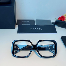 Chanel香奈儿 2026新款粗黑方框墨镜,是永不过时的法式轻奢爆款单品。亮面高光泽粗镜框,方正宽厚轮 Chanel香奈儿 2026新款粗黑方框墨镜,是永不过时的法式轻奢爆款单品。亮面高光泽粗镜框,方正宽厚轮