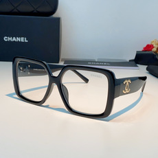 Chanel香奈儿 2026新款粗黑方框墨镜,是永不过时的法式轻奢爆款单品。亮面高光泽粗镜框,方正宽厚轮 Chanel香奈儿 2026新款粗黑方框墨镜,是永不过时的法式轻奢爆款单品。亮面高光泽粗镜框,方正宽厚轮