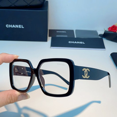 Chanel香奈儿 2026新款粗黑方框墨镜,是永不过时的法式轻奢爆款单品。亮面高光泽粗镜框,方正宽厚轮 Chanel香奈儿 2026新款粗黑方框墨镜,是永不过时的法式轻奢爆款单品。亮面高光泽粗镜框,方正宽厚轮