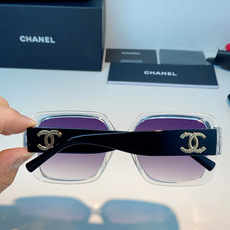 Chanel香奈儿 2026新款粗黑方框墨镜,是永不过时的法式轻奢爆款单品。亮面高光泽粗镜框,方正宽厚轮 Chanel香奈儿 2026新款粗黑方框墨镜,是永不过时的法式轻奢爆款单品。亮面高光泽粗镜框,方正宽厚轮