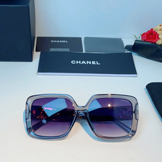 Chanel香奈儿 2026新款粗黑方框墨镜,是永不过时的法式轻奢爆款单品。亮面高光泽粗镜框,方正宽厚轮 Chanel香奈儿 2026新款粗黑方框墨镜,是永不过时的法式轻奢爆款单品。亮面高光泽粗镜框,方正宽厚轮