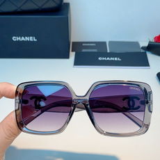 Chanel香奈儿 2026新款粗黑方框墨镜,是永不过时的法式轻奢爆款单品。亮面高光泽粗镜框,方正宽厚轮 Chanel香奈儿 2026新款粗黑方框墨镜,是永不过时的法式轻奢爆款单品。亮面高光泽粗镜框,方正宽厚轮