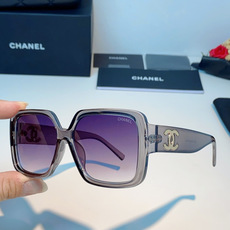 Chanel香奈儿 2026新款粗黑方框墨镜,是永不过时的法式轻奢爆款单品。亮面高光泽粗镜框,方正宽厚轮 Chanel香奈儿 2026新款粗黑方框墨镜,是永不过时的法式轻奢爆款单品。亮面高光泽粗镜框,方正宽厚轮