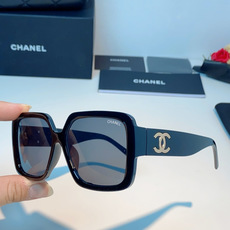 Chanel香奈儿 2026新款粗黑方框墨镜,是永不过时的法式轻奢爆款单品。亮面高光泽粗镜框,方正宽厚轮 Chanel香奈儿 2026新款粗黑方框墨镜,是永不过时的法式轻奢爆款单品。亮面高光泽粗镜框,方正宽厚轮