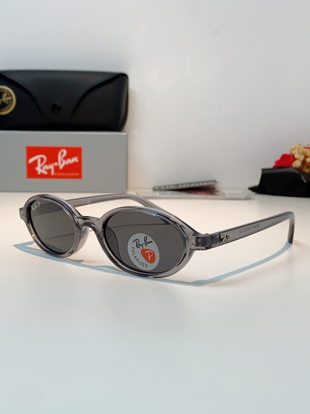 RayBan雷朋 2026新款复古椭圆偏光墨镜｜千禧辣妹本命镜框，自带90年代复古滤镜的椭圆小框，利落黑