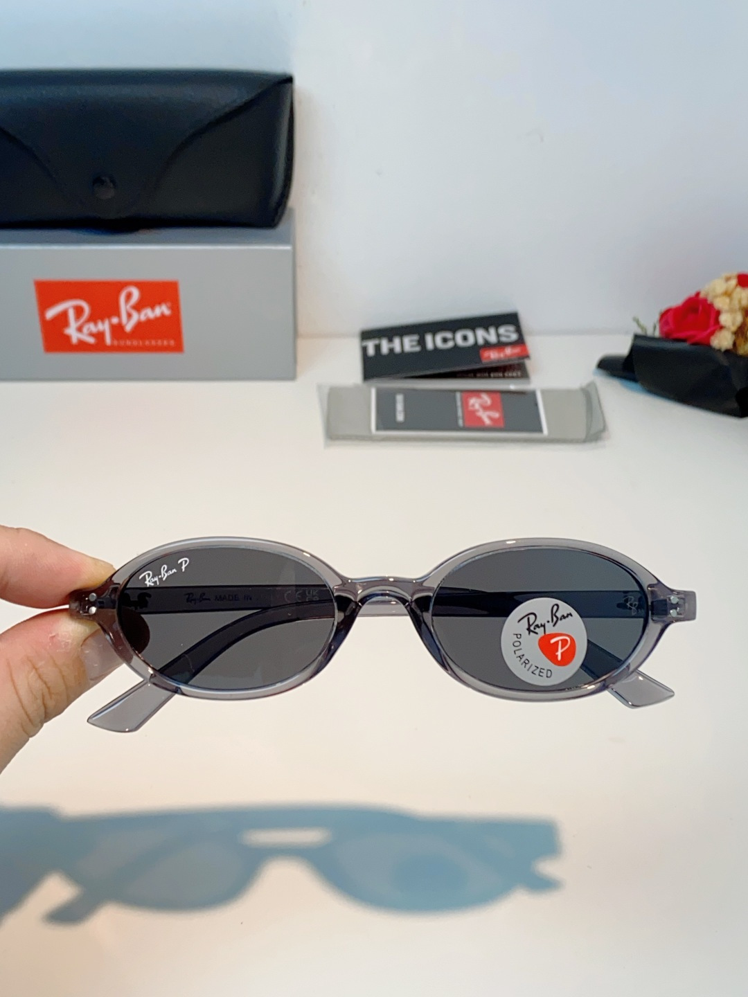 RayBan雷朋 2026新款复古椭圆偏光墨镜｜千禧辣妹本命镜框，自带90年代复古滤镜的椭圆小框，利落黑
