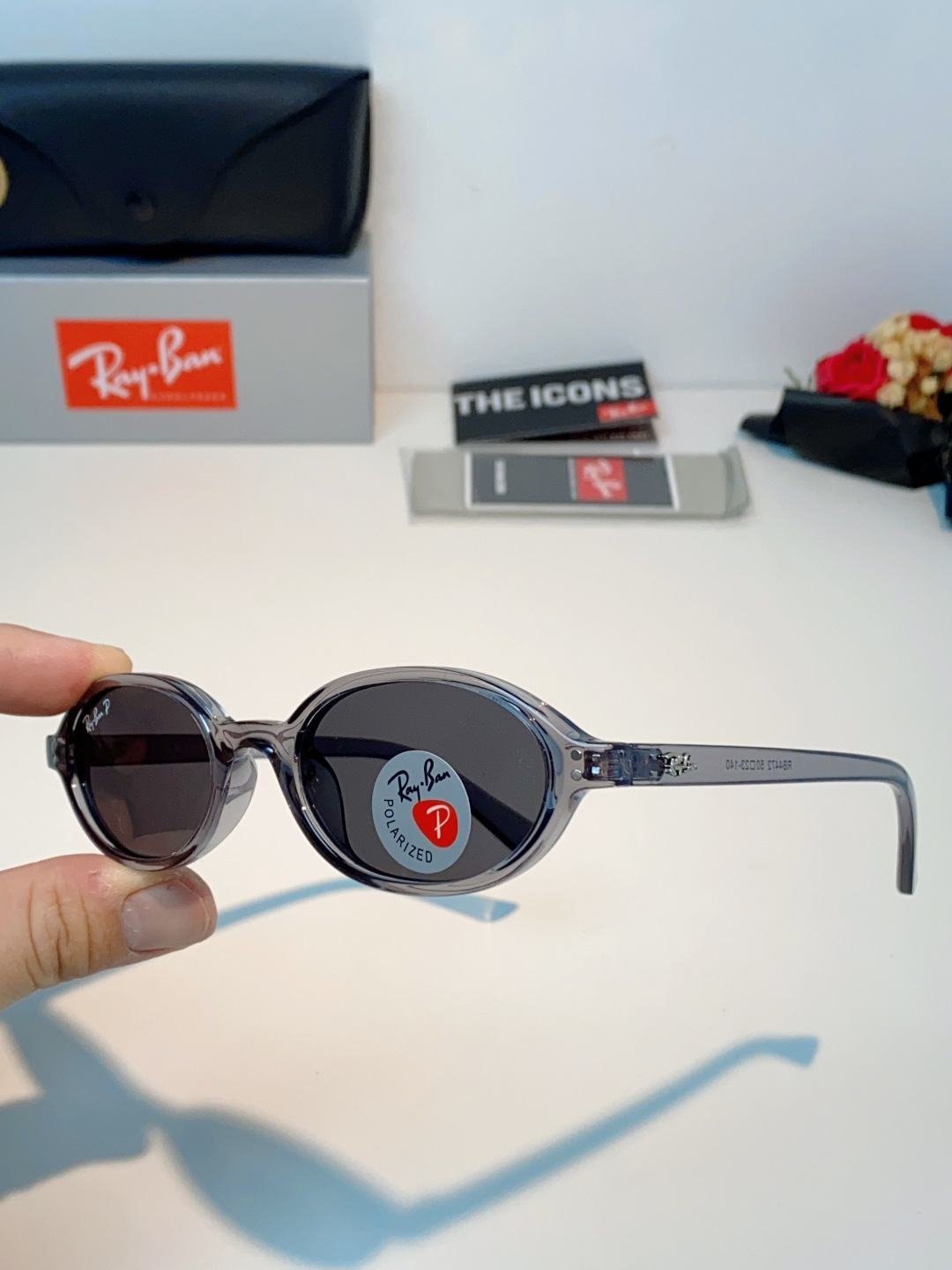 RayBan雷朋 2026新款复古椭圆偏光墨镜｜千禧辣妹本命镜框，自带90年代复古滤镜的椭圆小框，利落黑