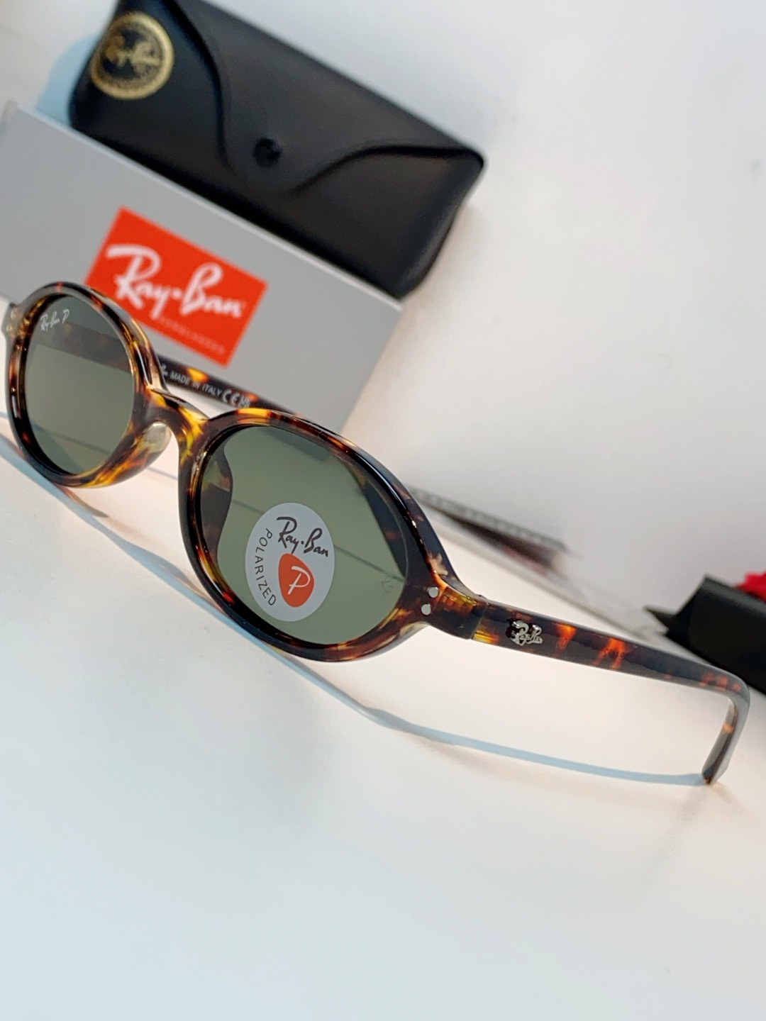 RayBan雷朋 2026新款复古椭圆偏光墨镜｜千禧辣妹本命镜框，自带90年代复古滤镜的椭圆小框，利落黑